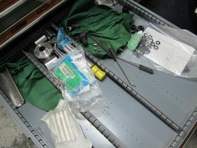 STANLEY VIDMAR 11-DRAWER INDUSTRIAL PARTS CABINET W/ CONTENTS (G-49) LOADING & HANDLING FEE $50-2154