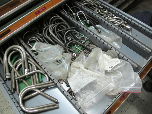 STANLEY VIDMAR 11-DRAWER INDUSTRIAL PARTS CABINET W/ CONTENTS (G-49) LOADING & HANDLING FEE $50-2154