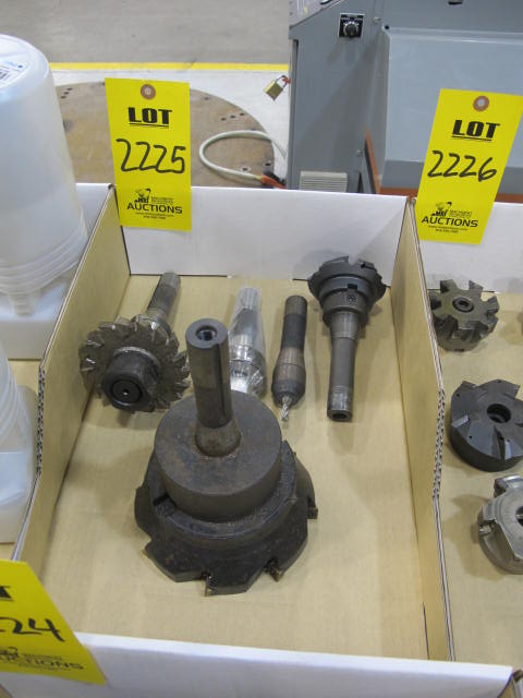 LOT MISC CARBIDE TOOL MILL FACING CUTTERS (G-49) LOADING & HANDLING FEE $10-2225