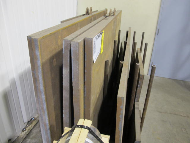 LOT (5) 1.5"X4'X8' METAL PLATES & MISC 1.5" METAL PLATES (G-49) LOADING & HANDLING FEE $400-2284
