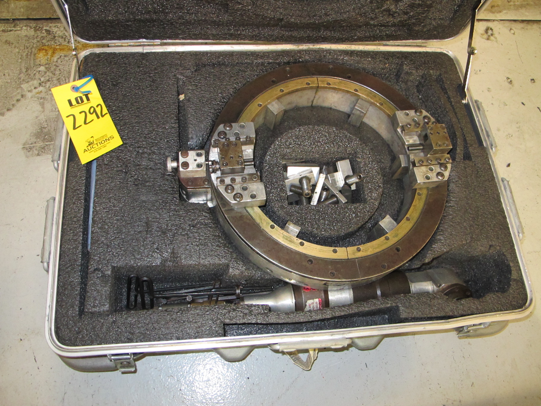 TRI-TOOL 12" OD GROOVE NOZZLE, CLAM SHELL MACHINING SYSTEM W/ DRIVE (G-49) LOADING & HANDLING FEE $25-2292