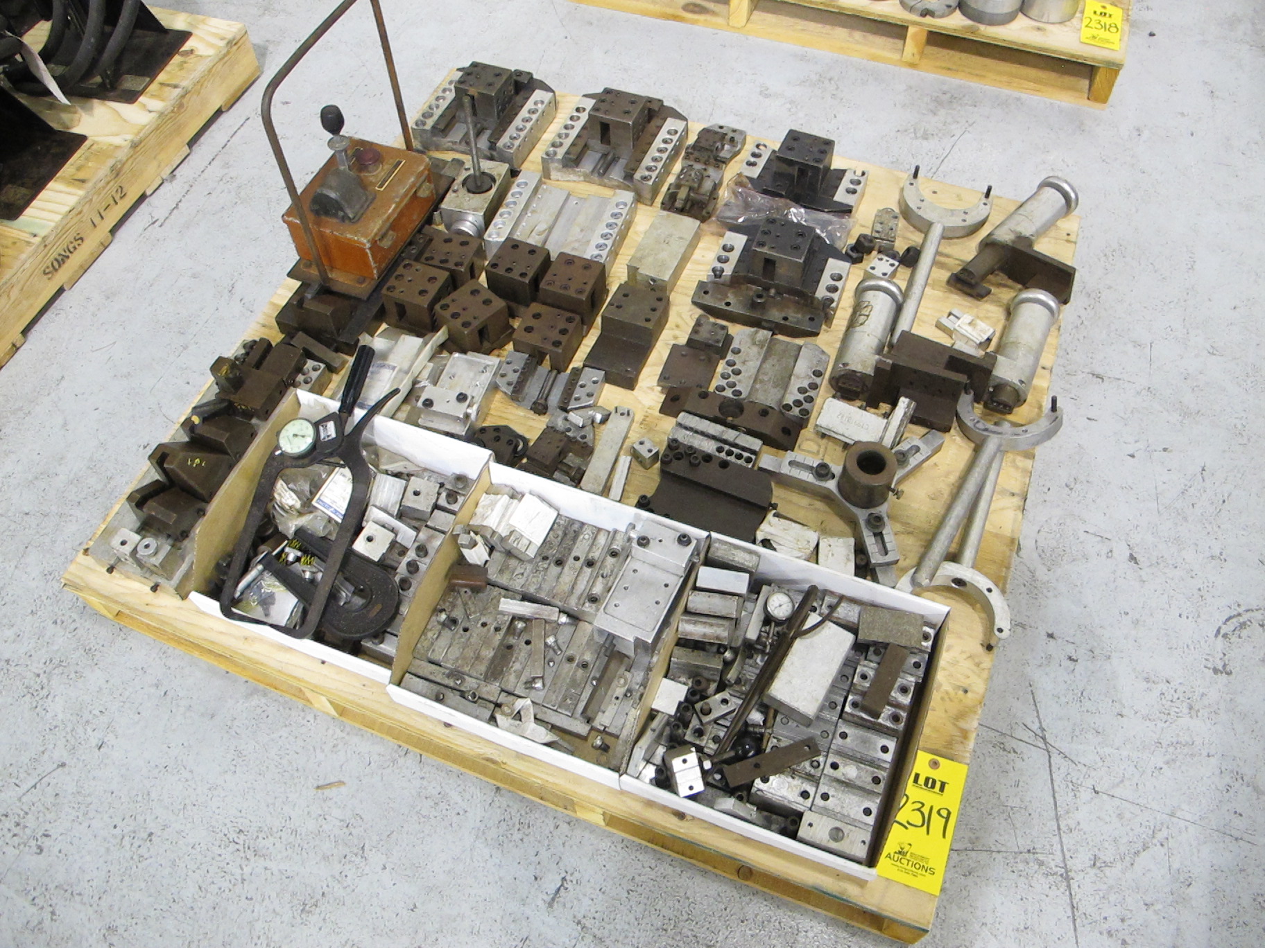 LOT MISC TRI-TOOL TOOLING (G-49) LOADING & HANDLING FEE $25-2319