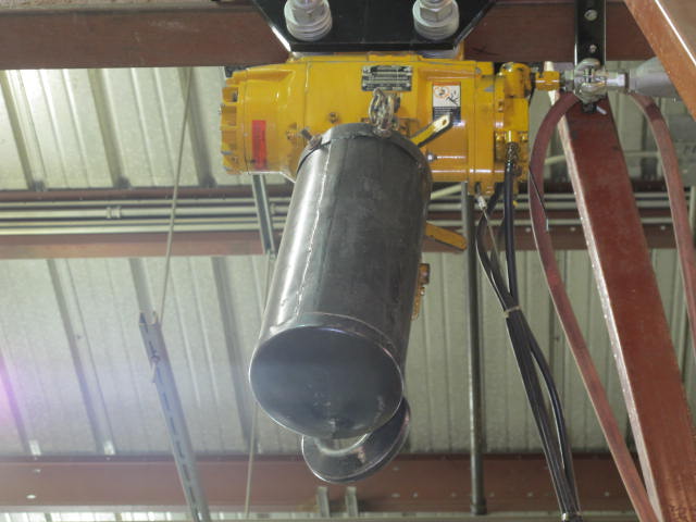 PORTABLE A-FRAME GANTRY 18'L, ADJUSTABLE HEIGHT & WIDTH W/ 4.5-TON PNEUMATIC CHAIN HOIST (G-49) LOADING & HANDLING FEE $600-2329