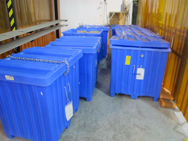 LOT (8) PLASTIC STORAGE TOTES W/ FORK POCKETS AND LIDS (G-49) LOADING & HANDLING FEE $50-2349