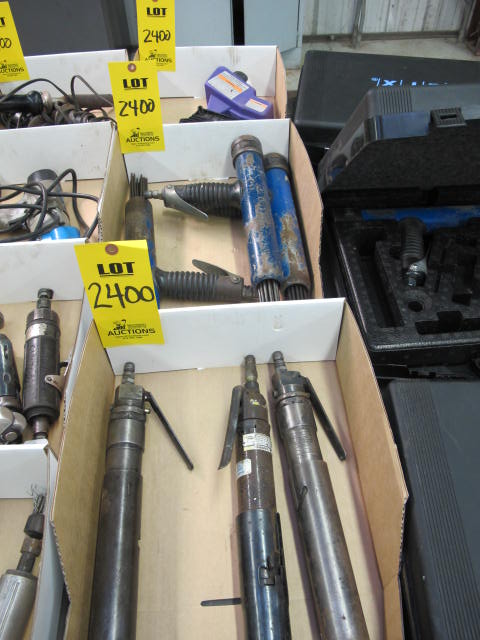LOT PNEUMATIC SCALERS, GRINDERS AND TOOLS (G-40) LOADING & HANDLING FEE $10-2400