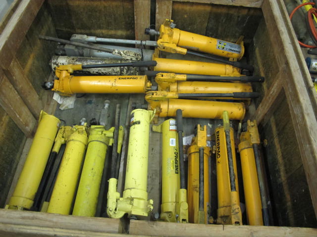 LOT (15) HYDRAULIC PORTABLE POWER SUPPLIES (G-20) LOADING & HANDLING FEE $25-2419