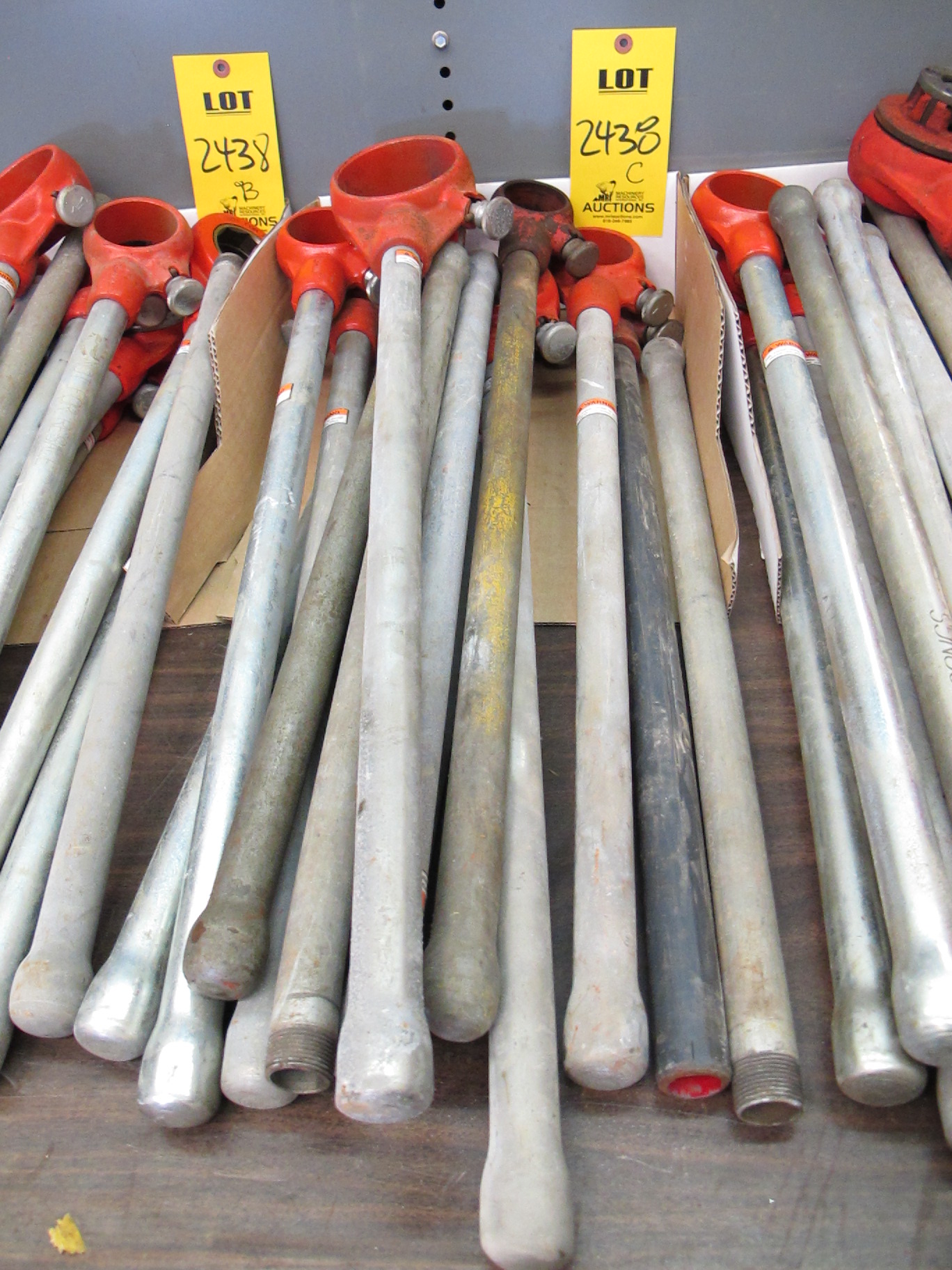 LOT BOX OF RIDGID DIE HANDLES (G-20) LOADING & HANDLING FEE $10-2438C