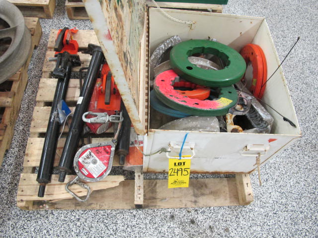 LOT MISC GREENLEE FISH TAPES AND BENDING PARTS (G-20) LOADING & HANDLING FEE $25-2495