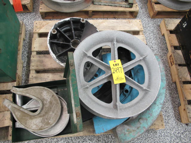 LOT GREENLEE 3 & 4" PIPE BENDERS AND PUNCHES (G-20) LOADING & HANDLING FEE $25-2497
