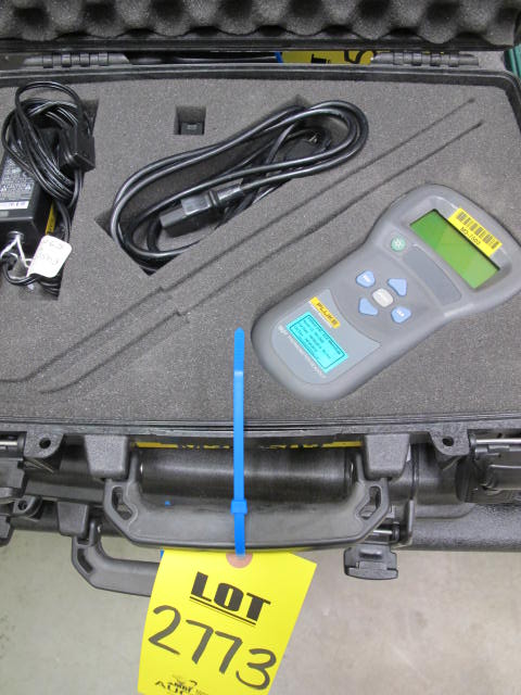 FLUKE MODEL 1521 HANDHELD THERMOMETER DIGITAL READOUT (G-44) LOADING & HANDLING FEE $10-2773