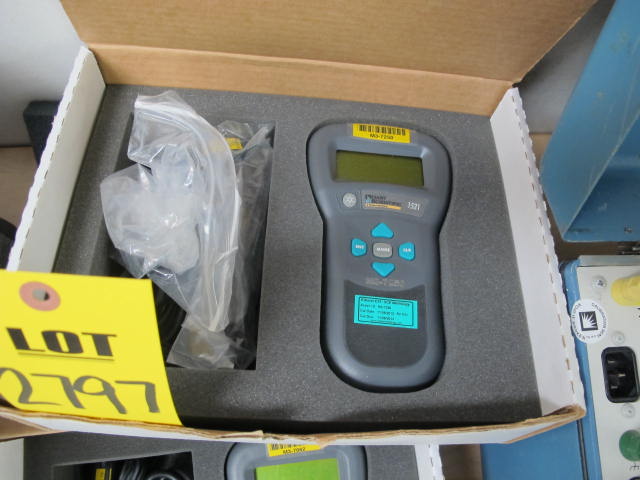 HART SCIENTIFIC MODEL 1521 HANDHELD THERMOMETER (G-44) LOADING & HANDLING FEE $10-2797