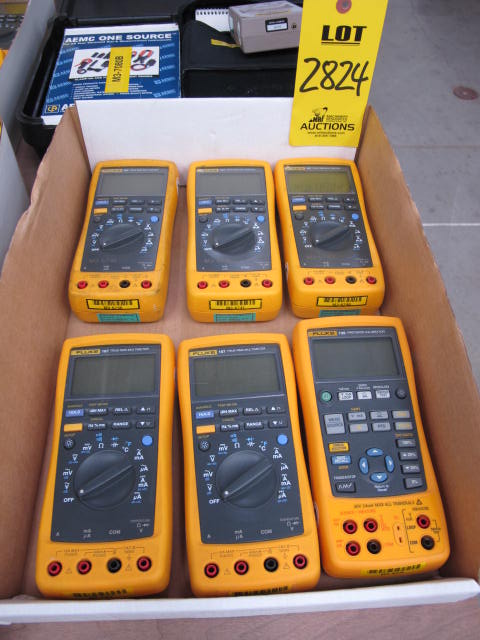 LOT (6) FLUKE MULTIMETERS (G-44) LOADING & HANDLING FEE $10-2824