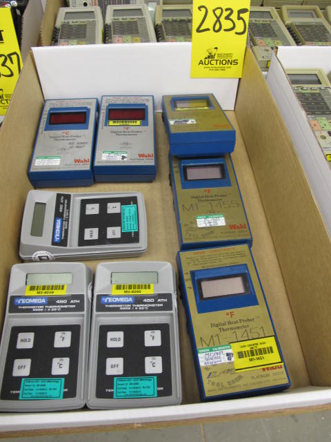 LOT (5) WAHL PLATINUM 392 DIGITAL HEAT-PROBER THERMOMETER (3) OMEGA MODEL 450ATH THERMISTOR THERMOMETER (G-44) LOADING & HANDLING FEE $10-2835