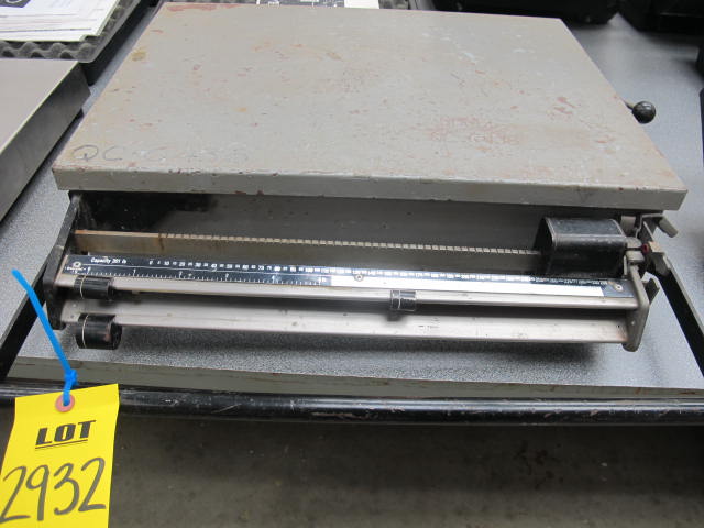 ACCU-WEIGH MODEL 301TDXL 0-301 LB SCALE (G-44) LOADING & HANDLING FEE $10-2932