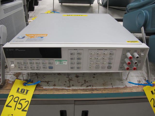 AGILENT MODEL 3458A 8 1/2 DIGIT MULTIMETER (G-44) LOADING & HANDLING FEE $10-2952