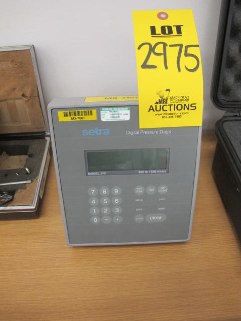 SETRA MODEL 370 DIGITAL PRESSURE GAUGE (G-44) LOADING & HANDLING FEE $10-2975