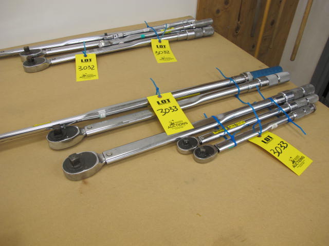 LOT (5) ASST'D 3/4" & 1/2" TORQUE WRENCHES (G-44) LOADING & HANDLING FEE $10-3033