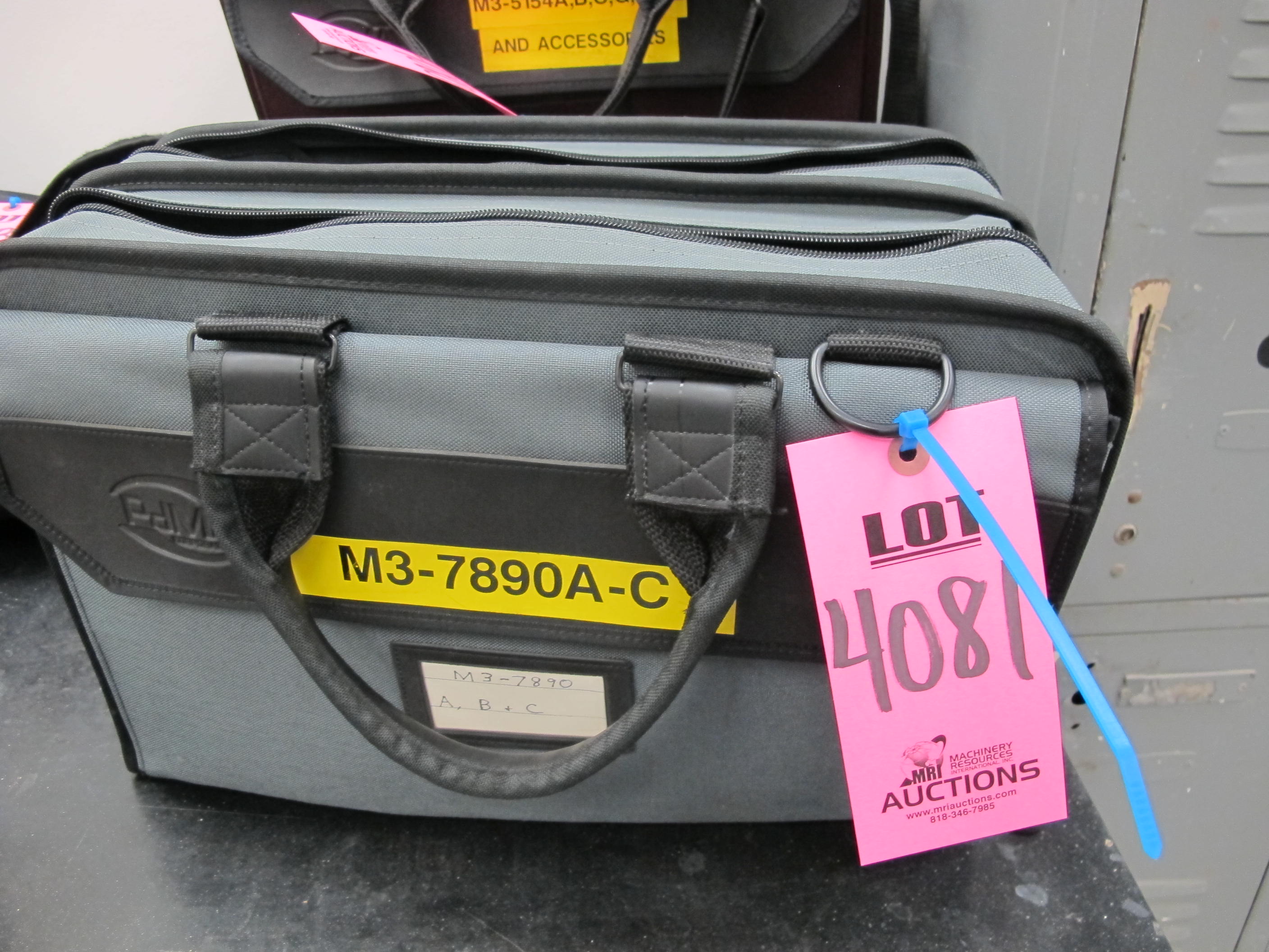 PADDED BAG W/ VIDEO ACCESSORIES (G-44) LOADING & HANDLING FEE $10-4081