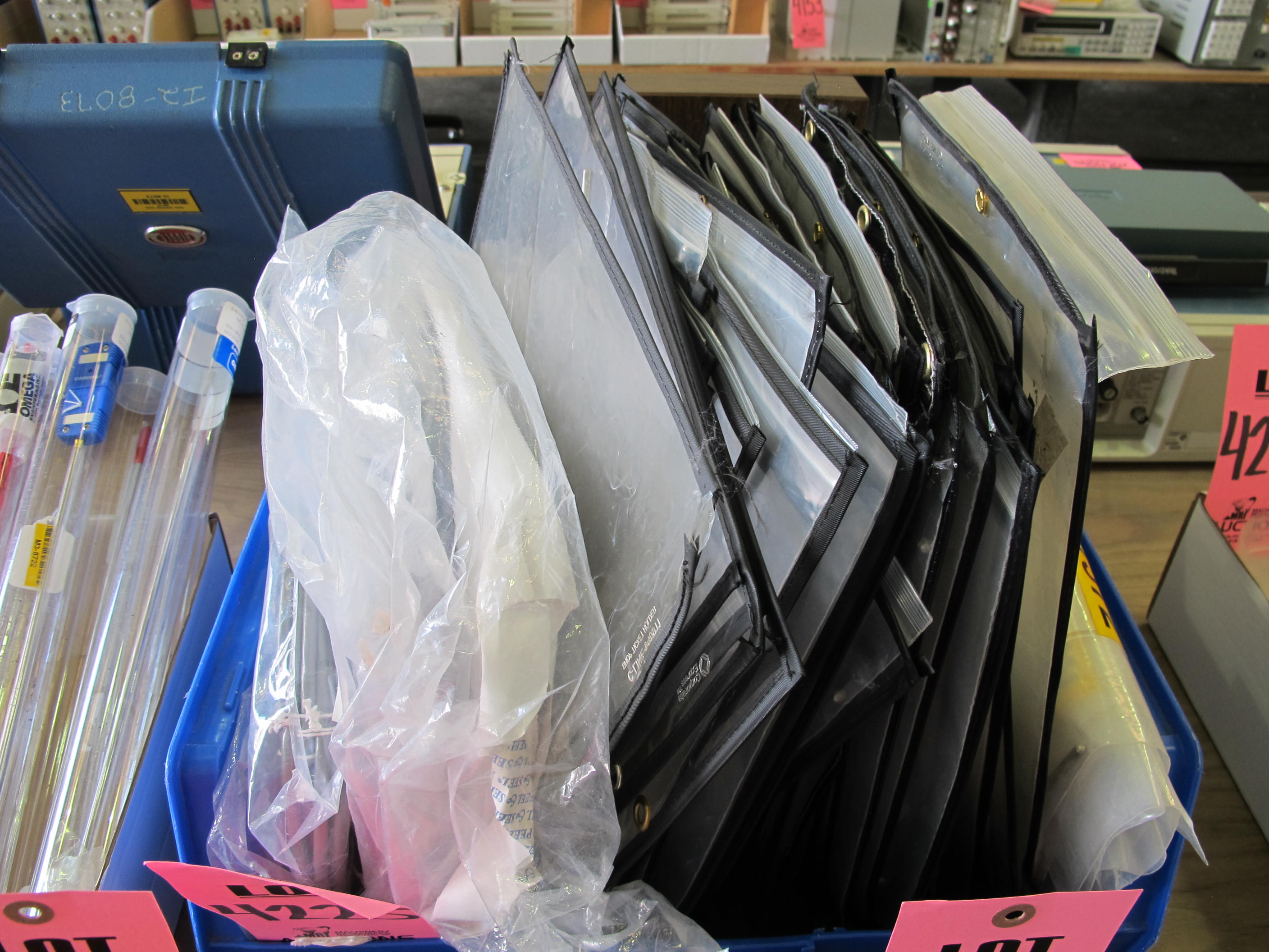 LOT MISC FLOWMETERS & THERMOMETERS (G-44) LOADING & HANDLING FEE $10-4225