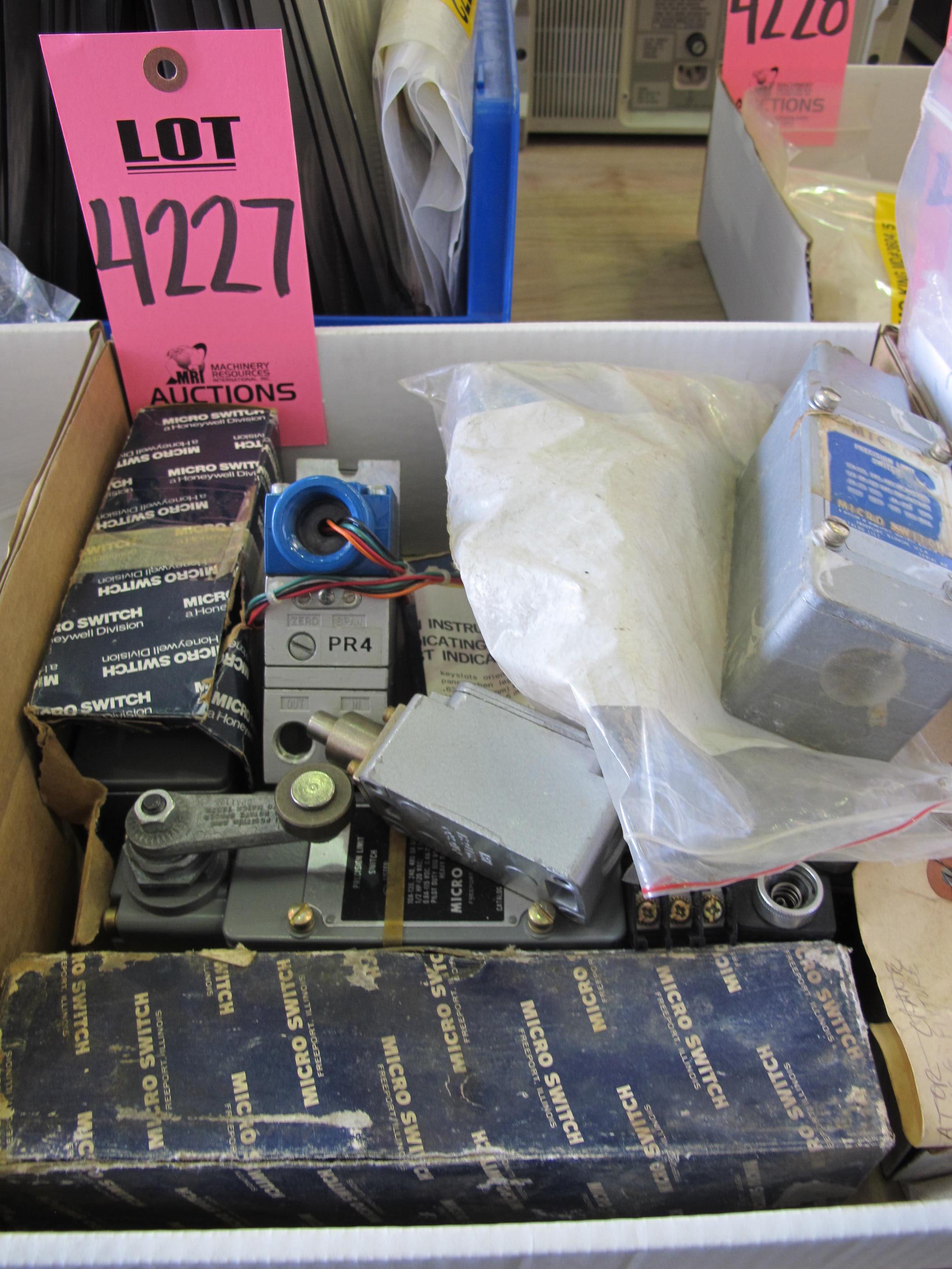 LOT MISC MICRO SWITCHES (G-44) LOADING & HANDLING FEE $10-4227