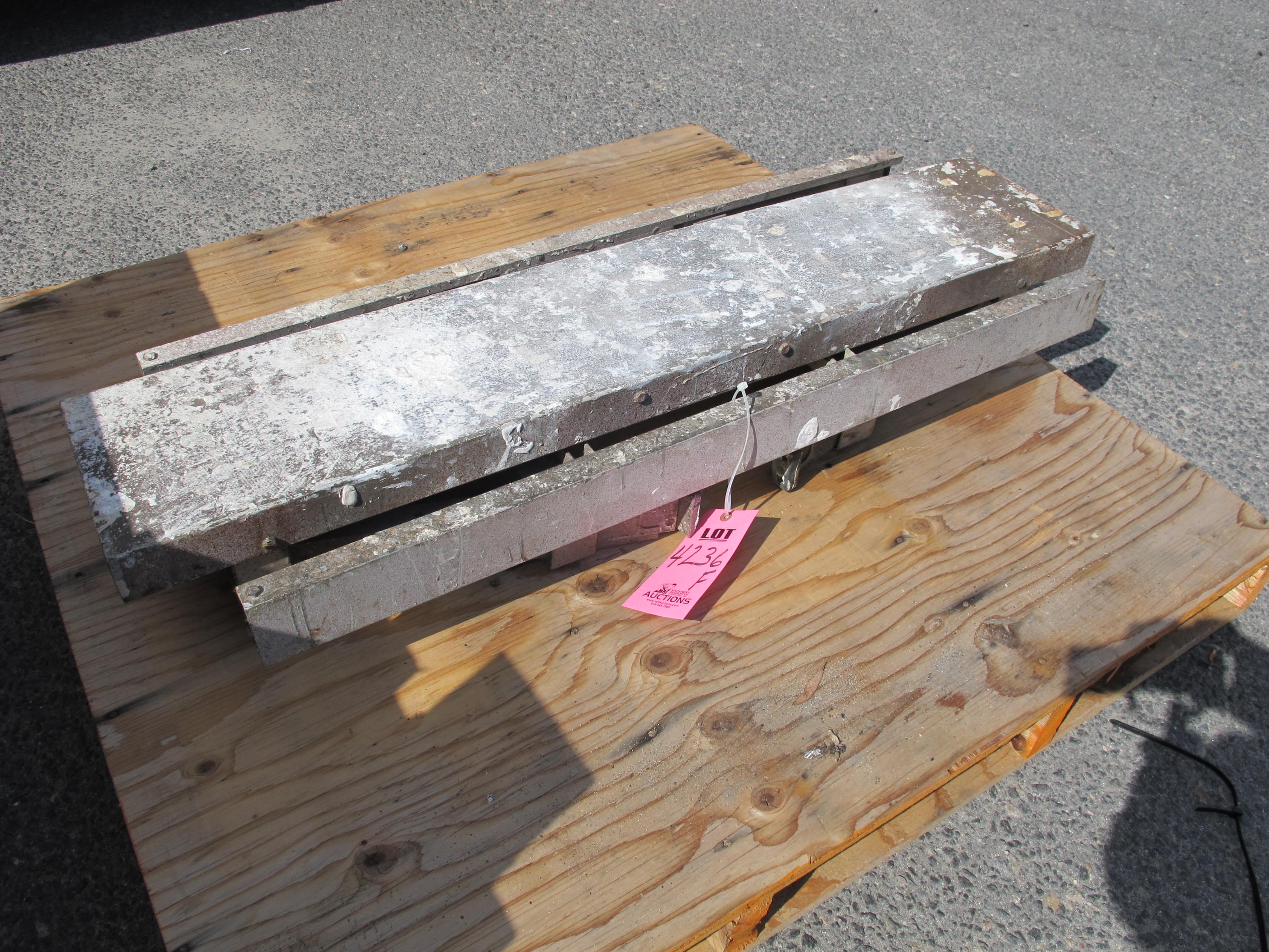 9"X4' COLLAPSIBLE PAINTERS PLATFORM (G-44) LOADING & HANDLING FEE $25-4236F