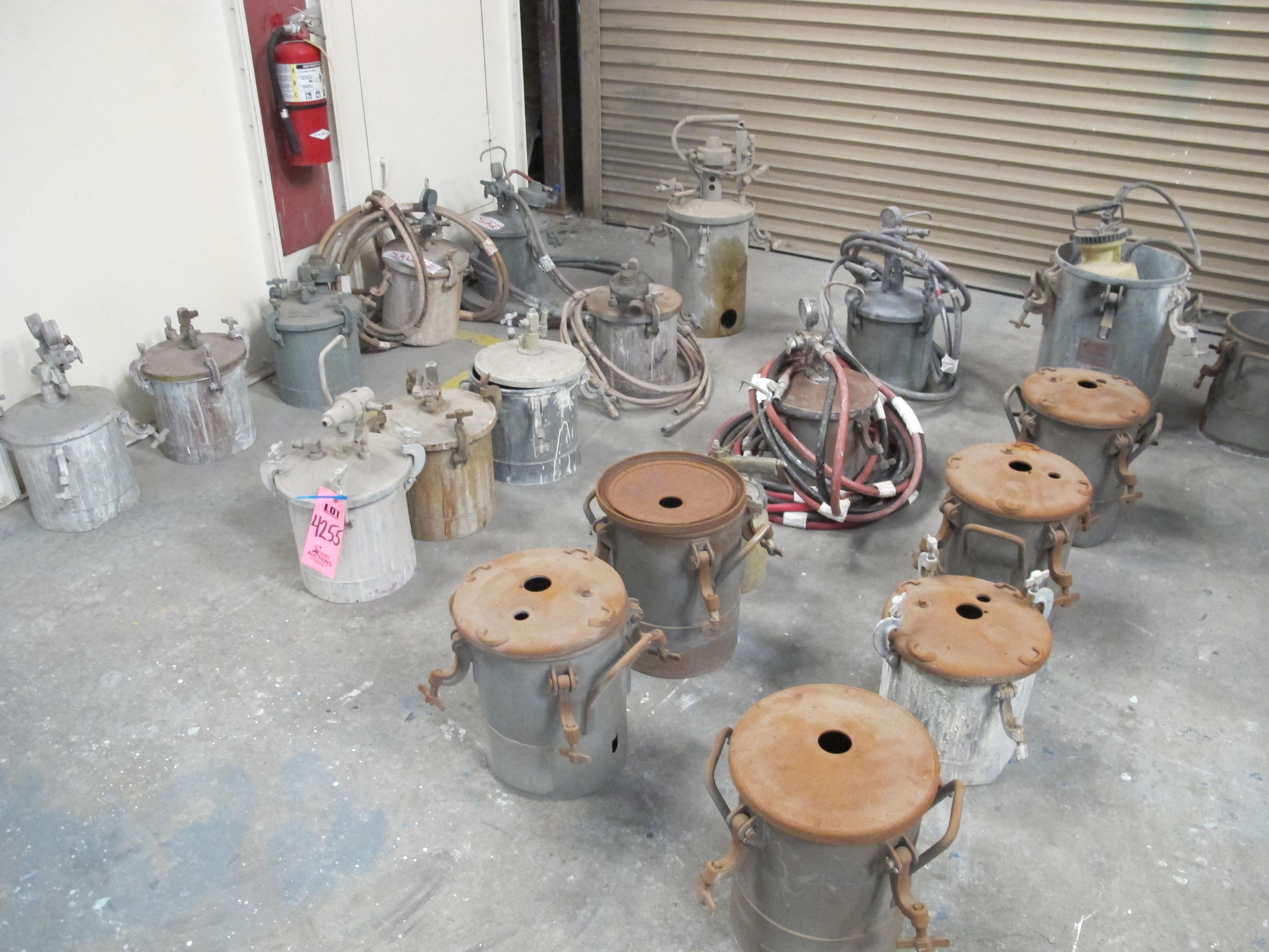 LOT (17) PAINTING PRESSURE POTS (G-44) LOADING & HANDLING FEE $25-4255