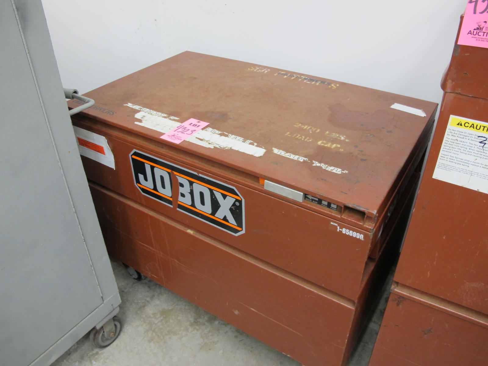 JOBOX HEAVY DUTY INDUSTRIAL TOOL CABINET (G-30) LOADING & HANDLING FEE $50-4323