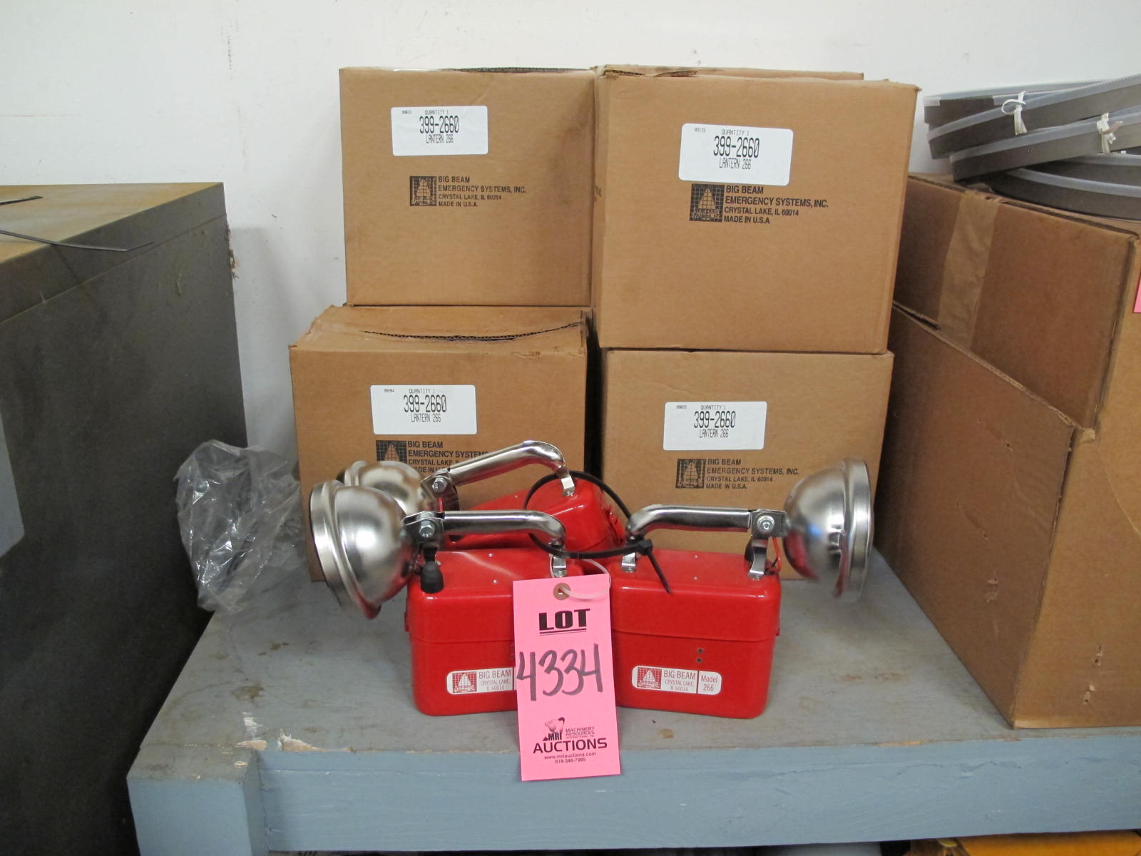 LOT (10) BIG BEAM MODEL 266 PORTABLE LANTERNS (G-30) LOADING & HANDLING FEE $10-4334