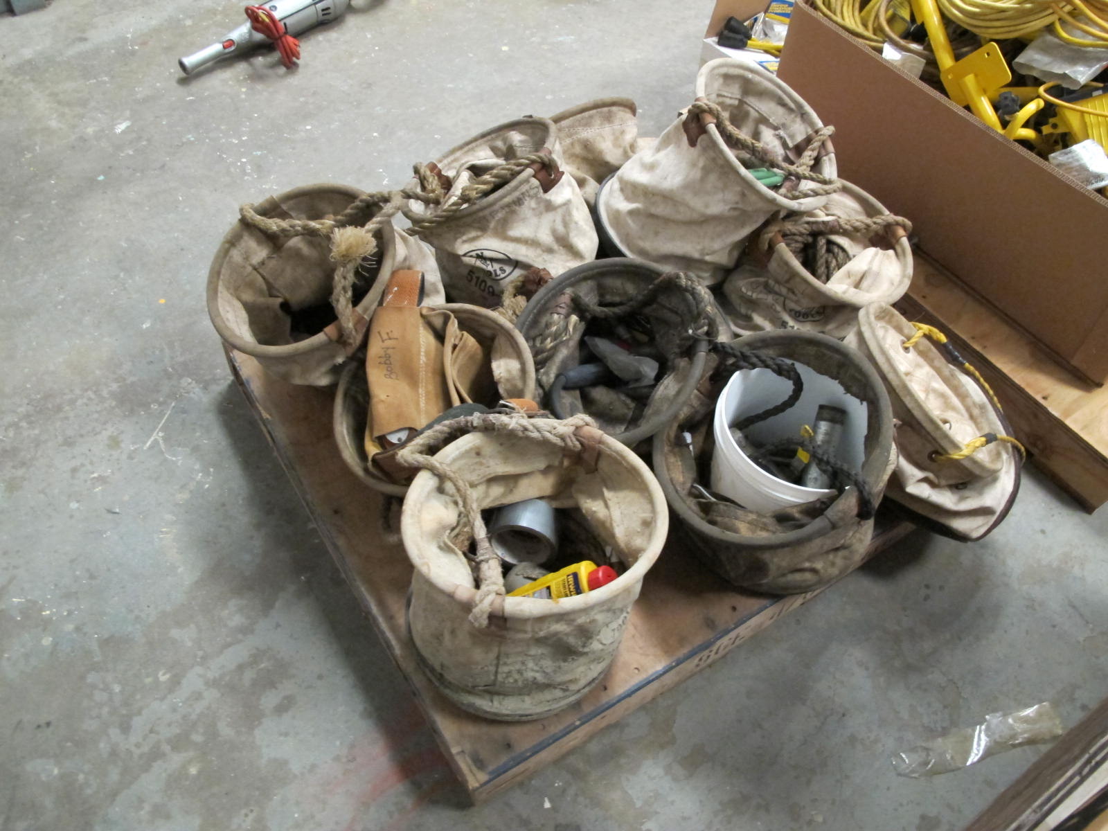 LOT MISC ELECTRICIAN BUCKETS & TOOLS (G-30) LOADING & HANDLING FEE $25-4358
