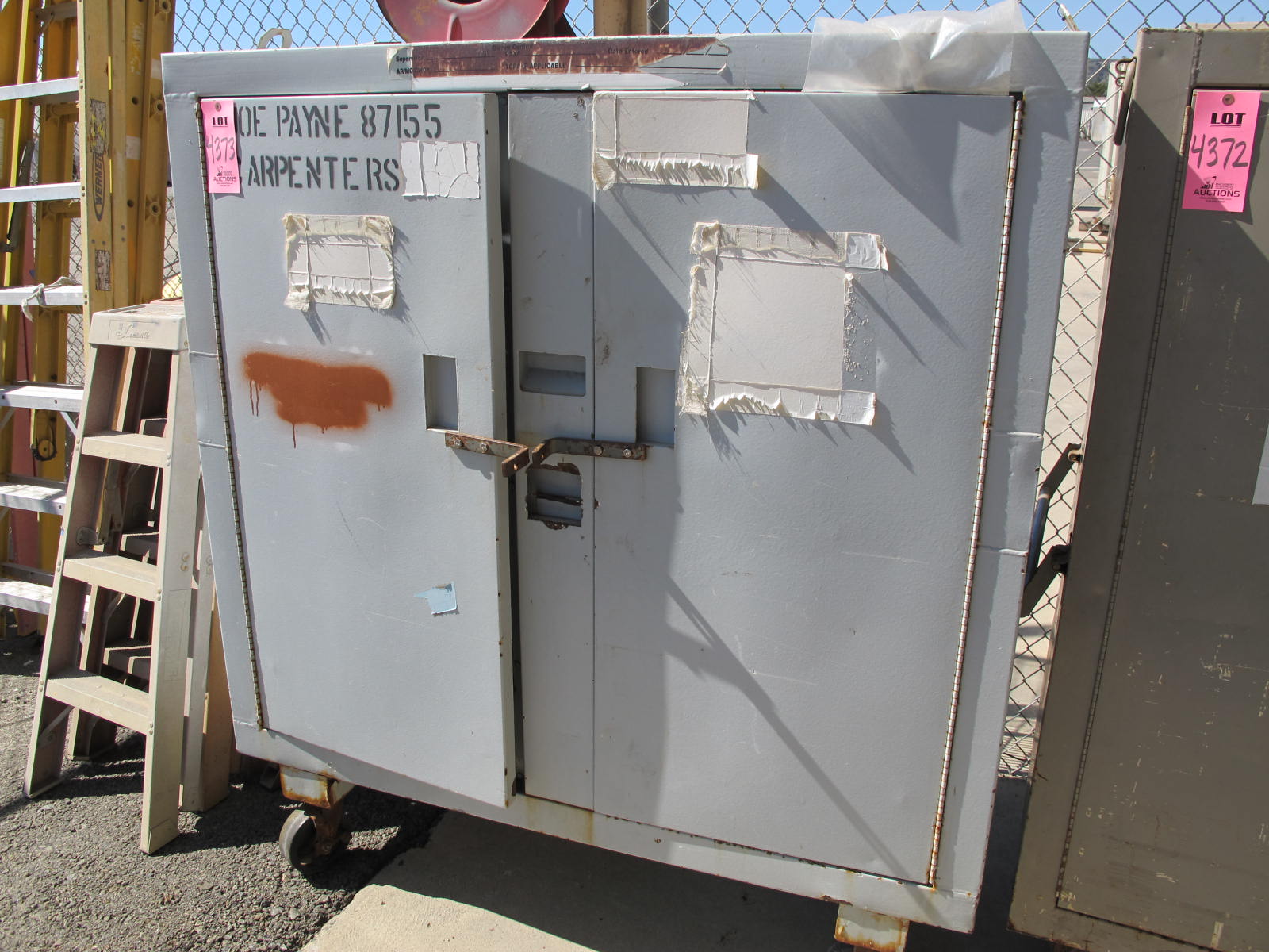 2-DOOR HEAVY DUTY INDUSTRIAL PARTS CABINET (G-30) LOADING & HANDLING FEE $50-4373