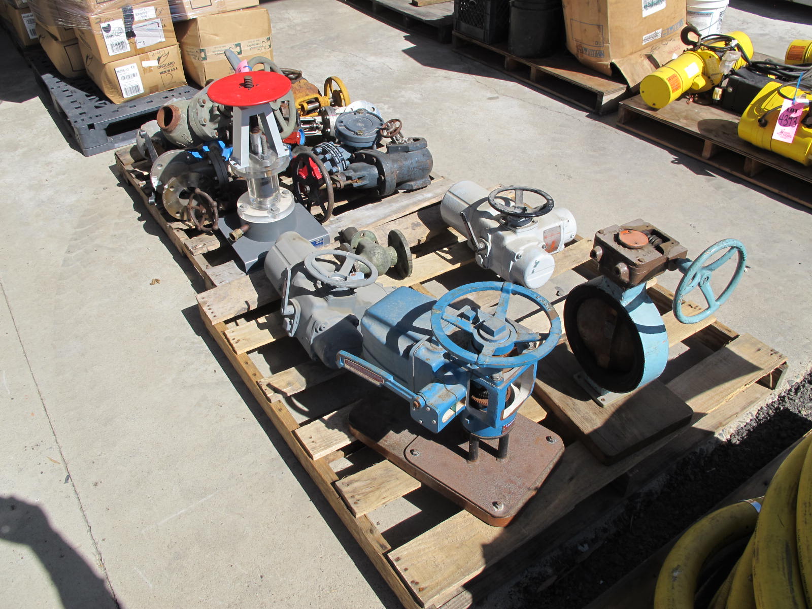 LOT (2) PALLETS MISC GATE & BUTTERFLY VALVES (G-30) LOADING & HANDLING FEE $25-4390