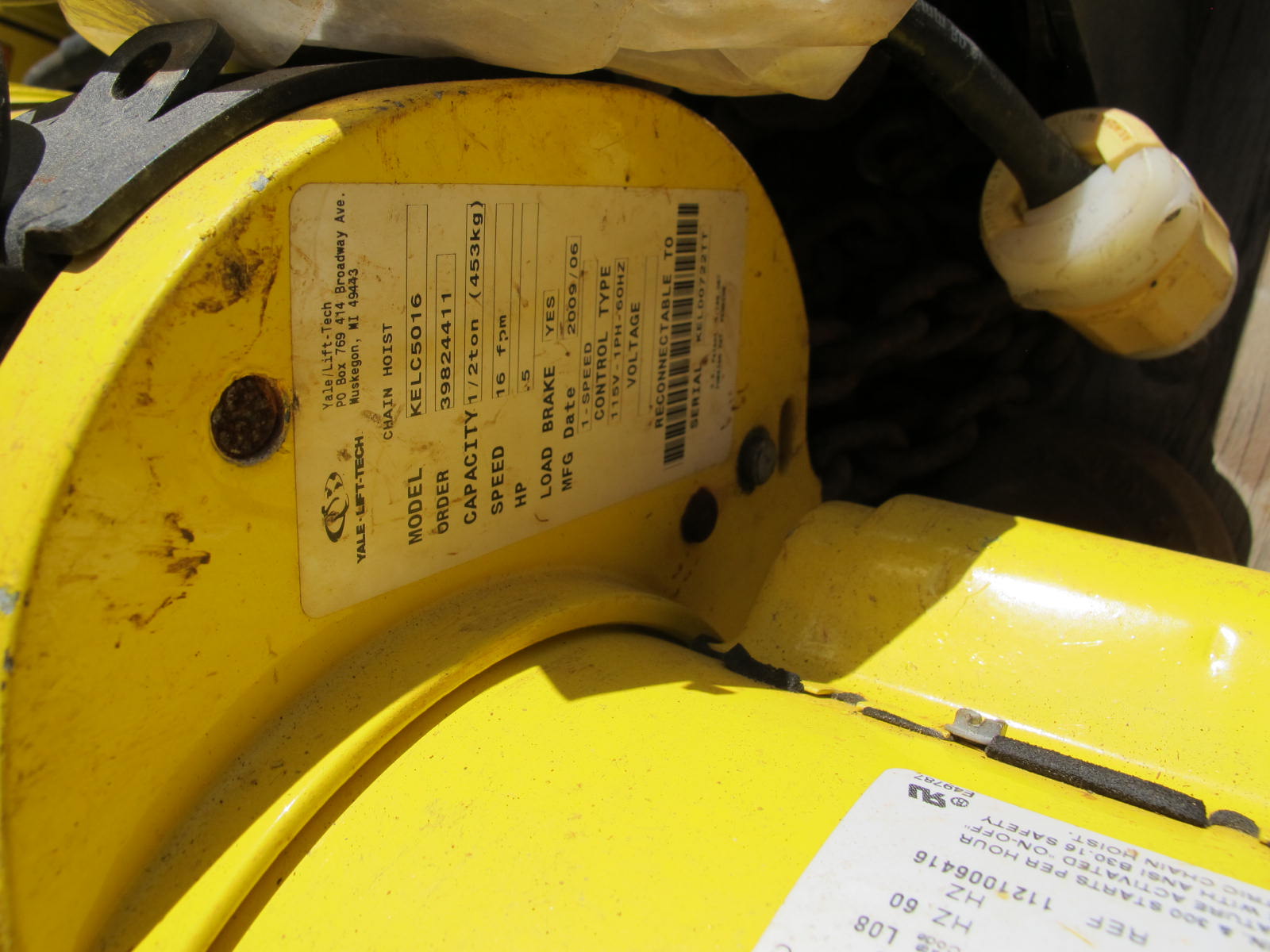 LOT (3) YALE 120/240 VOLT 1/2-TON ELECTRIC CHAIN HOISTS W/ PENDANT CONTROL (G-30) LOADING & HANDLING FEE $25-4393