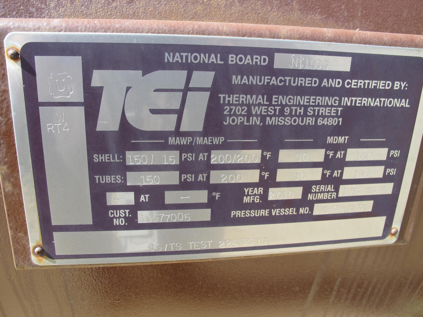 2010 THERMAL ENGINEERING INTERNATIONAL TURBINE PLANT COOLING WATER HEAT EXCHANGER, DIMENSIONS: 79" O.D., OVERALL LENGTH: 494", SHELL WEIGHT: 64,215 LBS, TUBE TYPE: TITANIUM SB338 GRADE 2, TUBESHEET-STATIONARY SA-516-70 W/ TITANIUM CLAD, IMPINGEMENT PROTECTION S/S, S/N T1073504 (FOR COMPLETE DETAILS, SEE SPEC SHEET OR CALL) (G-22) LOADING & HANDLING FEE $15,000-4402