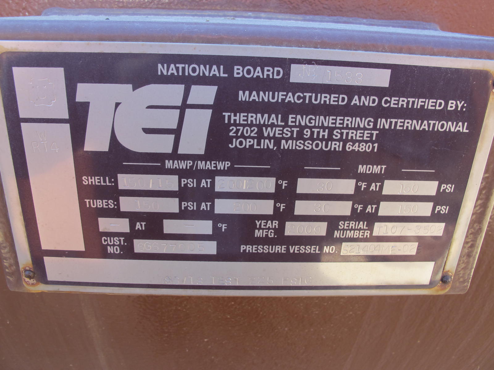 2009 THERMAL ENGINEERING INTERNATIONAL TURBINE PLANT COOLING WATER HEAT EXCHANGER, DIMENSIONS: 79" O.D., OVERALL LENGTH: 494", SHELL WEIGHT: 64,215 LBS, TUBE TYPE: TITANIUM SB338 GRADE 2, TUBESHEET-STATIONARY SA-516-70 W/ TITANIUM CLAD, IMPINGEMENT PROTECTION S/S, S/N T1073502 (FOR COMPLETE DETAILS, SEE SPEC SHEET OR CALL) (G-22) LOADING & HANDLING FEE $15,000-4404