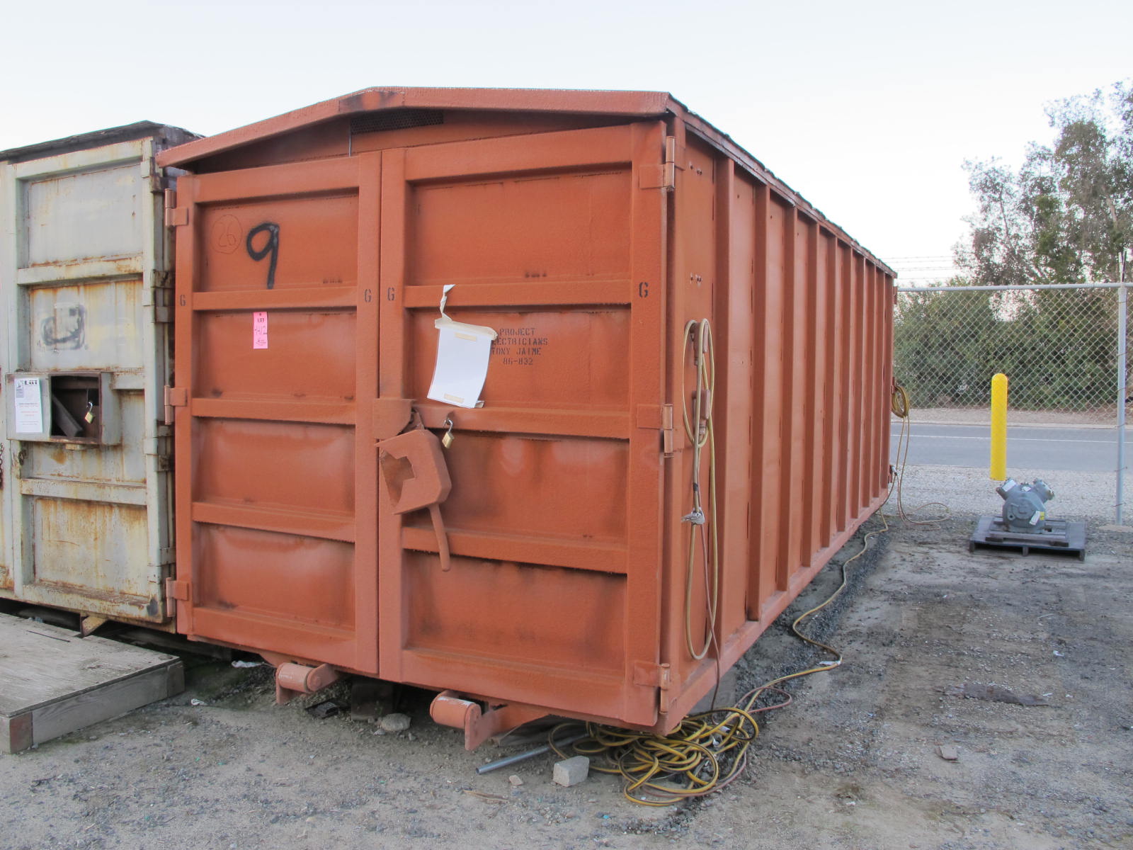8'X8'X20' STORAGE CONTAINER WITH CONTENTS: LARGE QUANTITY OF ELECTRICAL AND SUPPORT EQUIPMENT, HILTI ANCHORS, UNISTRUT, CLAMPS, GROUND WIRE, ELECTRICAL CABINETS, CONNECTORS & BIG DEAL MDL. 0 STENCIL MACHINE (G-20/#9) LOADING & HANDLING FEE $400-4412