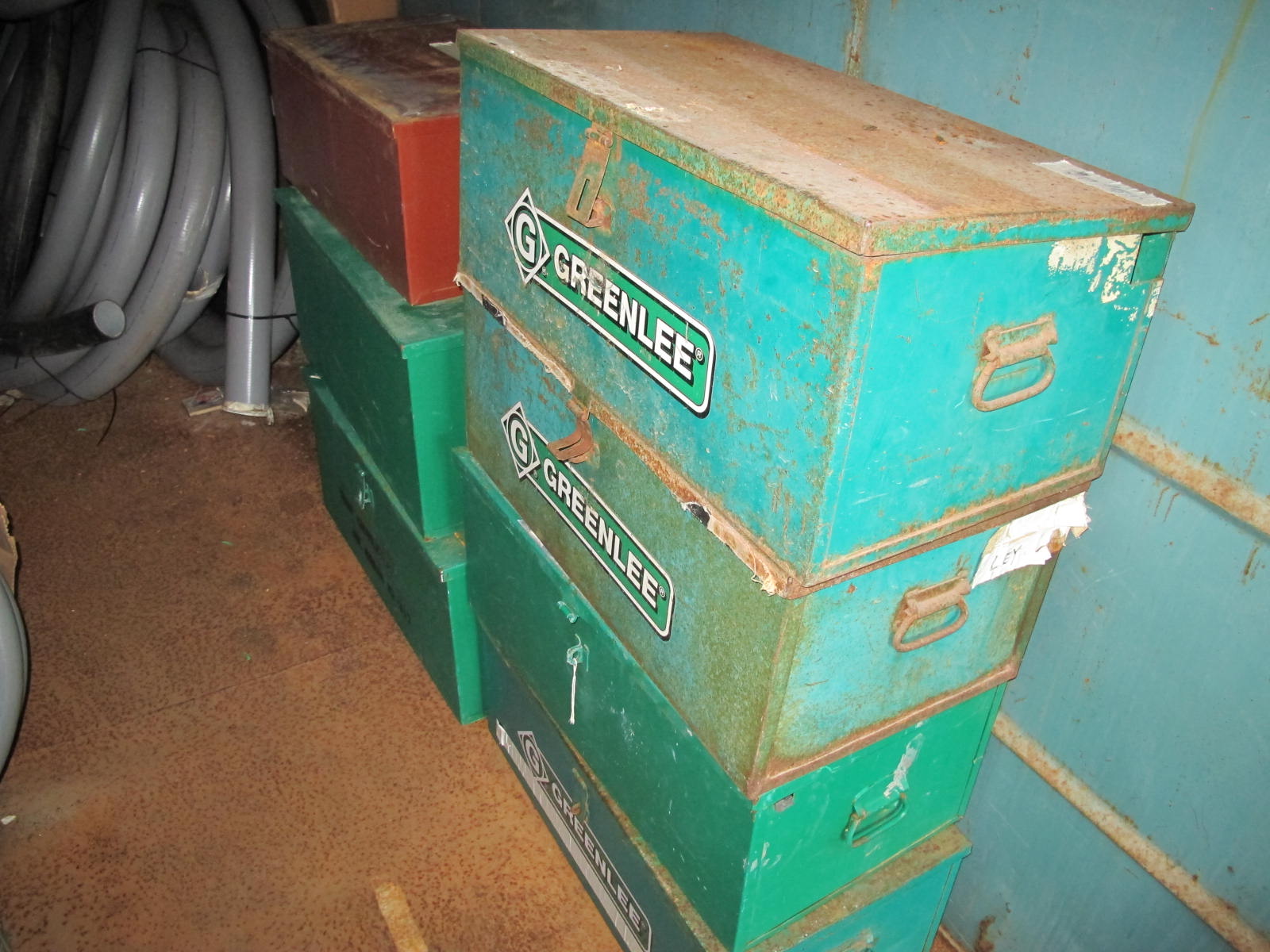 8'X8'X20' STORAGE CONTAINER WITH CONTENTS: LARGE QUANTITY OF LIQUATITE ELECTRICAL FLEX HOSE UP TO 4" (G-20/#8) LOADING & HANDLING FEE $400-4413