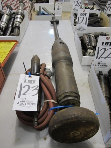 LOT (2) ASSORTED PNEUMATIC TOOLS (G-49) LOADING & HANDLING FEE $5-