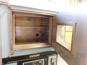BLUE M OVEN, MODEL DC-256GHP, TEMP RANGE: 343 DEG. C, S/N DC-242, W/ANALOG PROCESS RECORDER (AS PHOTOGRAPHED)-136