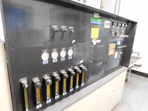 1992 LINDBERG/BLUE M MESH BELT CONVEYOR FURNACE, TYPE: 830A12B5C5D8E12, S/N 919646-E, KILOWATTS: 60.6, VOLTS: 480: PHASE: 3, MAX TEMP: 1100 DEG. C, HERTZ: 60, 34'X40"X53", CONVEYOR BELT WIDTH: 12", COMES W/THERMCO MODEL 8300 GAS MIXER-143