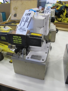 HYTORC MODEL C HYDRAULIC UNIT, S/N 705869 (G-49) LOADING & HANDLING FEE $5-