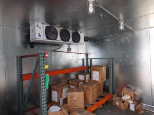 COMMERCIAL COOLING WALK-IN REFRIGERATED ROOM, OUTSIDE DIMS: 148"X144"X8'-153