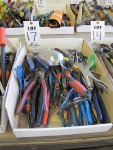 LOT ASSORTED PLIERS (G-49) LOADING & HANDLING FEE $5-