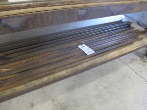 LOT ASSORTED PRY BARS (G-49) LOADING & HANDLING FEE $5-