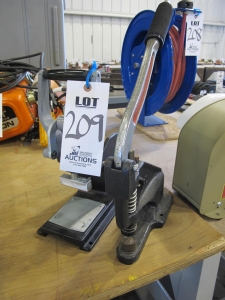 LOT (2) ASSORTED HAND PRESSES (G-49) LOADING & HANDLING FEE $5-