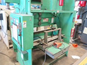 35 TON X 6' TRI-ACRO (BY PACIFIC) CNC HYDRA- MECHANICAL PRESS BRAKE, MODEL 35-6, DI-ACRO CNC GAUGING SYSTEM, ELECTRIC FOOT PEDAL, ONE SHOT LUBE SYSTEM, DUAL PALM CONTROL ON RAM, STROKE CONTROL, SINGLE AXIS BACKGAUGE W/ MANUAL HEIGHT ADJUSTMENT (LOCATION: GARVEY AVE., SOUTH EL MONTE, CA) ***RIGGING FEE $100***-11