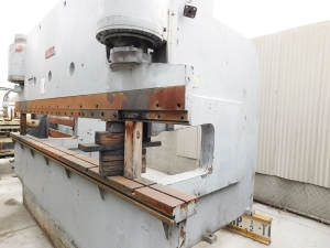150 TON X 14' PACIFIC HEAVY DUTY HYDRAULIC PRESS BRAKE W/ HUGE 38" DEEP THROAT, MODEL K - 150 - 14, MICRO SWITCH STROKE DEPTH CONTROL, NOTE: THIS MACHINE REQUIRES A PIT, ELECTRIC FOOT PEDAL (LOCATION: GARVEY AVE., SOUTH EL MONTE, CA) ***RIGGING FEE $500***-13