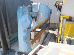 40 TON X 12' PACIFIC HYDRAULIC PRESS BRAKE, MODEL 40- 12, STI LIGHT CURTAIN, TONNAGE CONTROL VALVE, ELECTRIC FOOT PEDAL (LOCATION: GARVEY AVE., SOUTH EL MONTE, CA) ***RIGGING FEE $150***-22