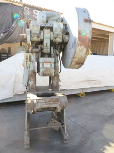 45 TON X 4" NIAGARA O.B.I. PUNCH PRESS, MODEL A3-1/2, AIR CLUTCH & BRAKE, AIR COUNTER BALANCE, AUTO LUBE, SURGE TANK, FOOT PEDAL, INCLINE SCREW (LOCATION: GARVEY AVE., SOUTH EL MONTE, CA) ***RIGGING FEE $50***-25