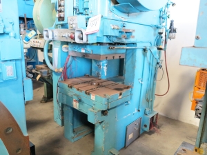 75 TON X 5" MINSTER OBS PUNCH PRESS, MODEL 70-4-1/2, BOLSTER PLATE W/ BALL TRANSFERS, DUAL PALM CONTROL MOUNTED ON RAM, BIJUR LUBRICATION SYSTEM, WORK LIGHTS, OPERATOR PUSH BUTTON CONTROL ON RAM, AIR CLUTCH & BRAKE, MINSTER CLUTCH CONTROL (LOCATION: GARVEY AVE., SOUTH EL MONTE, CA) ***RIGGING FEE $250***-44