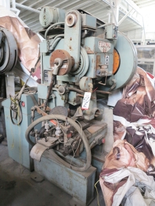 22 TON X 1" FEDERAL HIGH SPEED PUNCH PRESS, MODEL 22, 35 - 600 SPM, 20" X 12" BED, AIR CLUTCH & BRAKE, PARTS COUNTER, ROSS AIR VALVE, INDEPENDENT CONTROL STAND, SPM COUNTER, OIL PRESSURE GAUGE, AUTO LUBE SYSTEM, PETERSON ROLL FEED MODEL DDR32XH, EMERGENCY STOP (LOCATION: RUSH ST., SOUTH EL MONTE, CA) ***RIGGING FEE $50***-50E